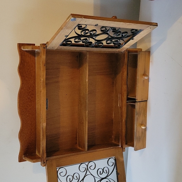 Jewelry or Ornament Holder - Picture 3 of 7